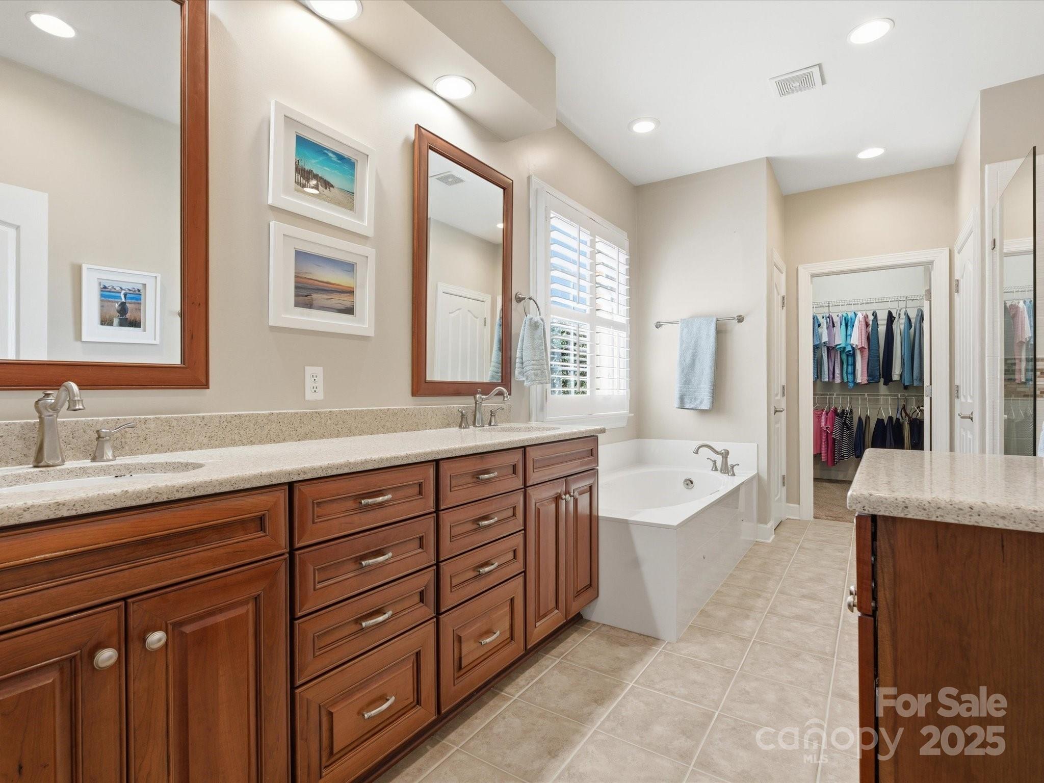 11419 Corliss Avenue Property Photo 13