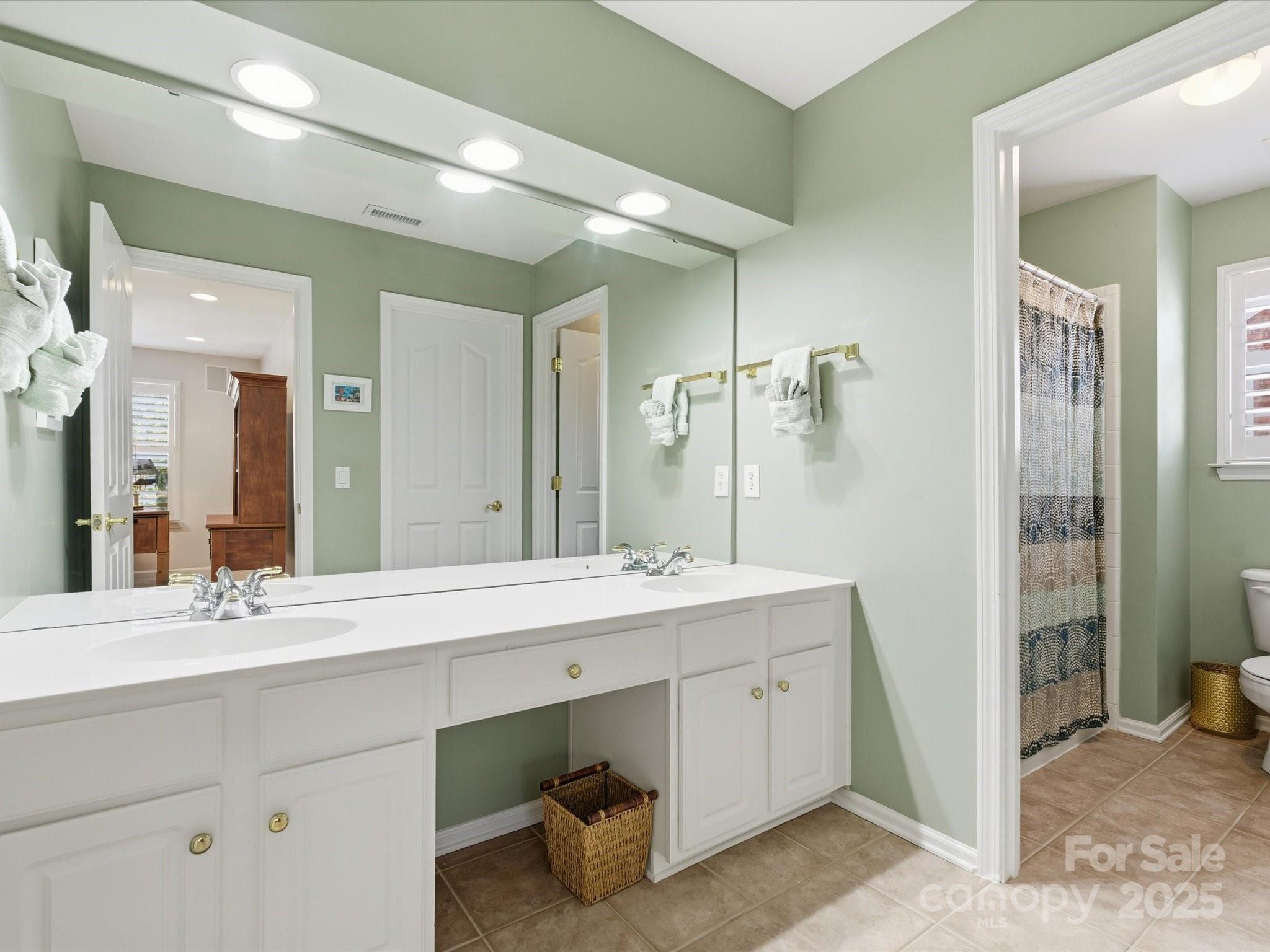 11419 Corliss Avenue Property Photo 17