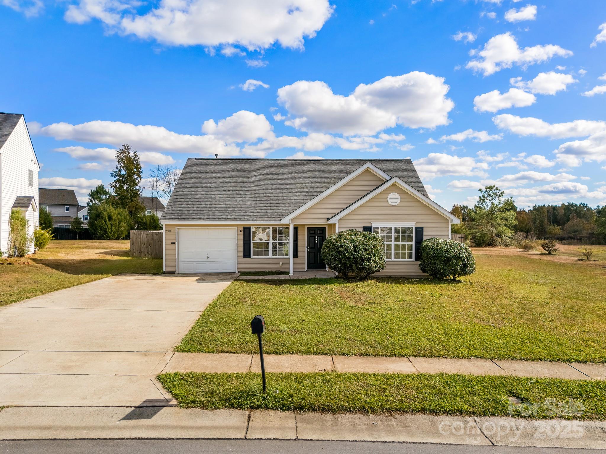 300 Glencroft Drive Property Photo 3