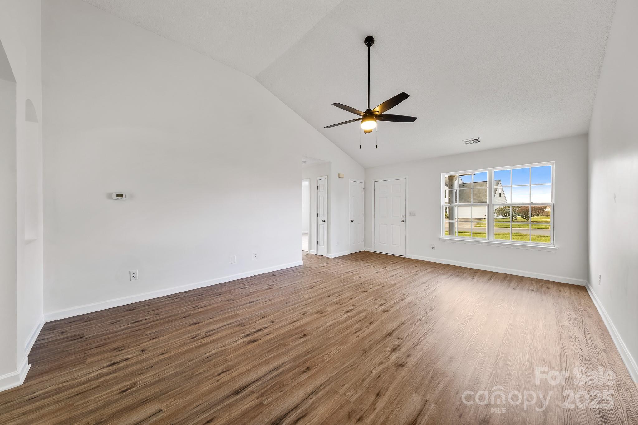 300 Glencroft Drive Property Photo 5