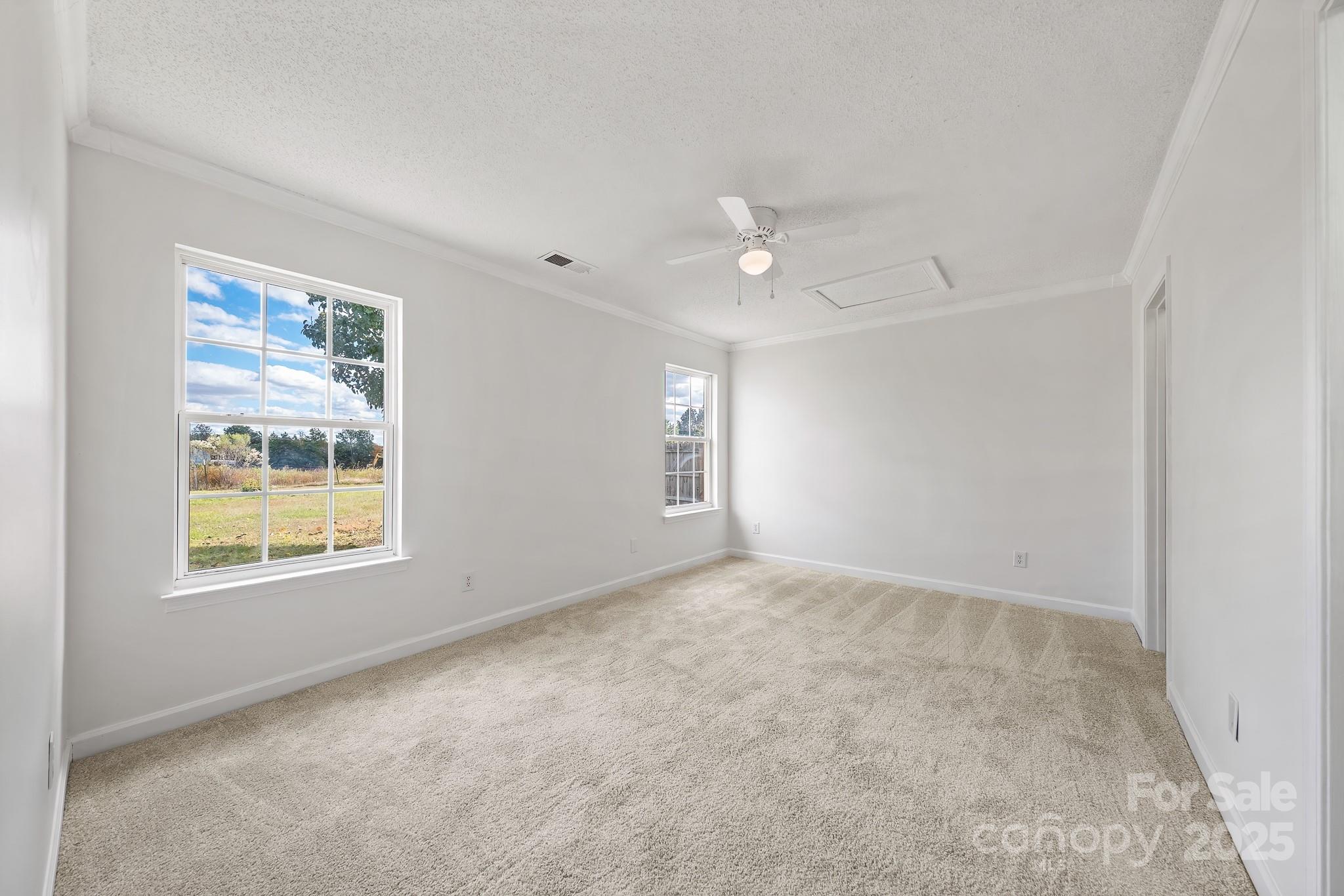 300 Glencroft Drive Property Photo 11