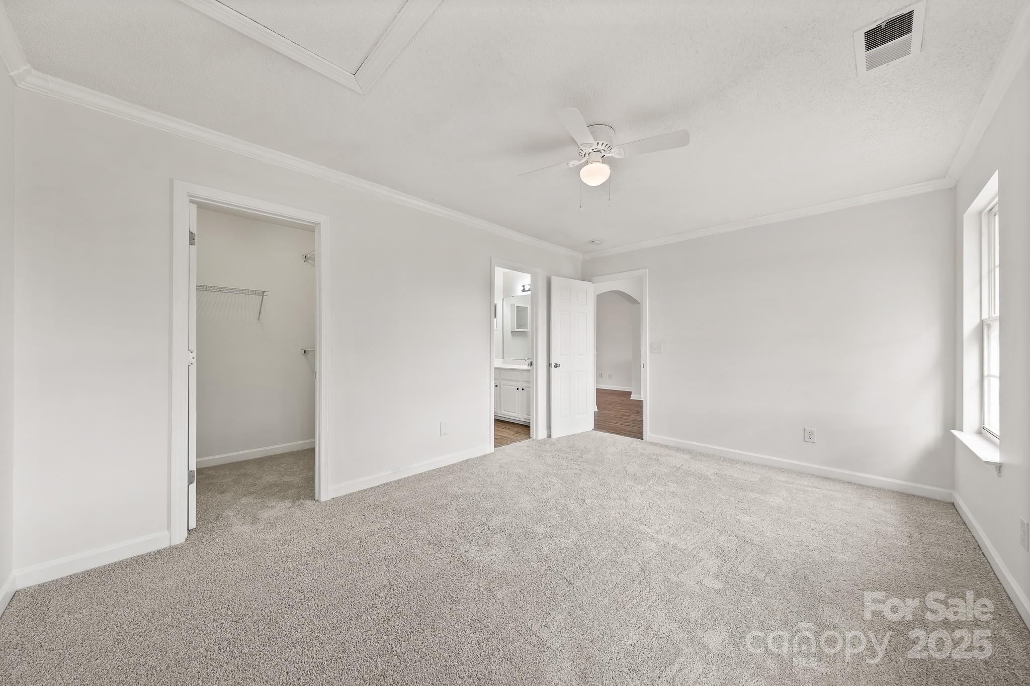 300 Glencroft Drive Property Photo 12