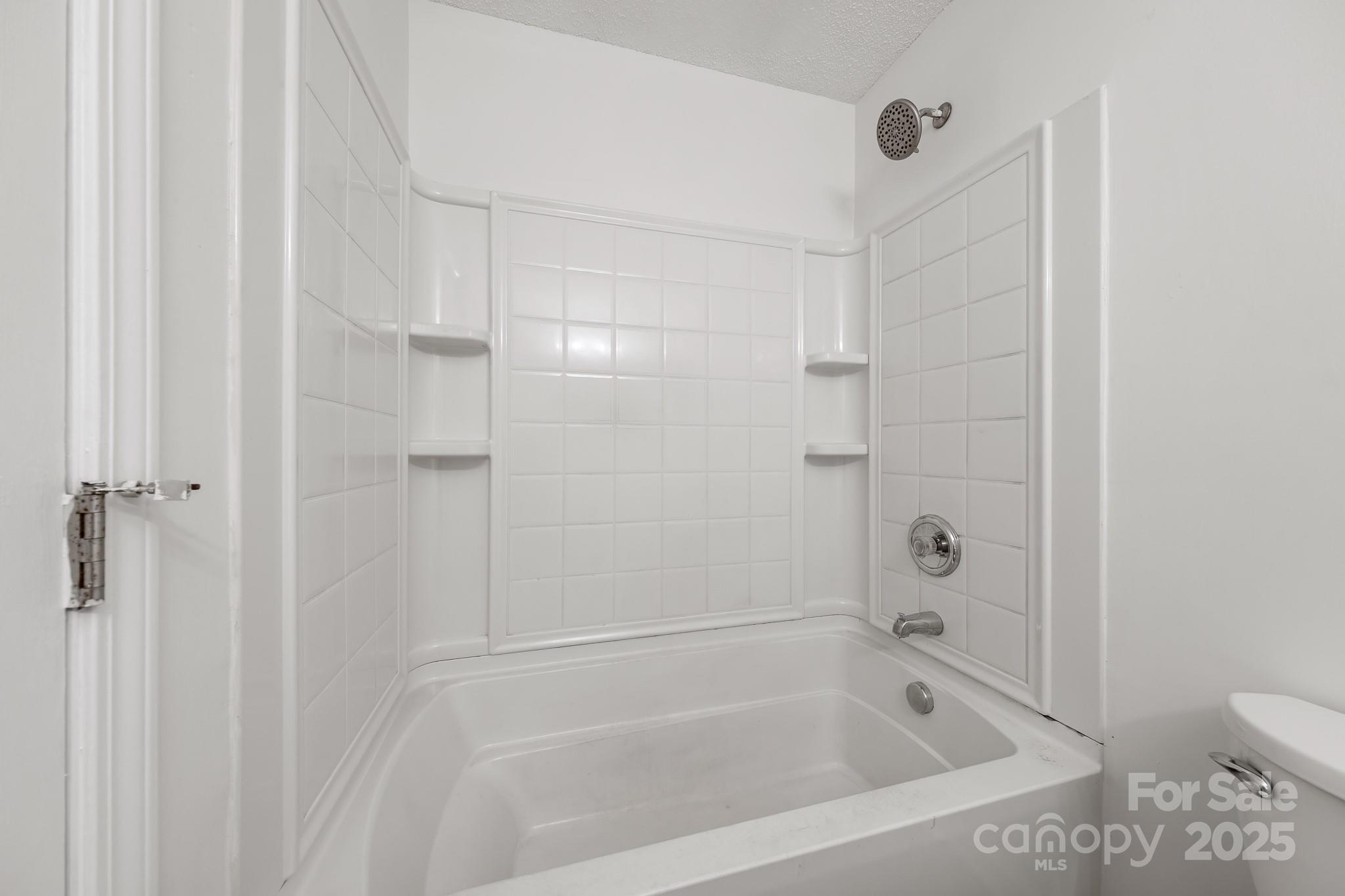 300 Glencroft Drive Property Photo 14