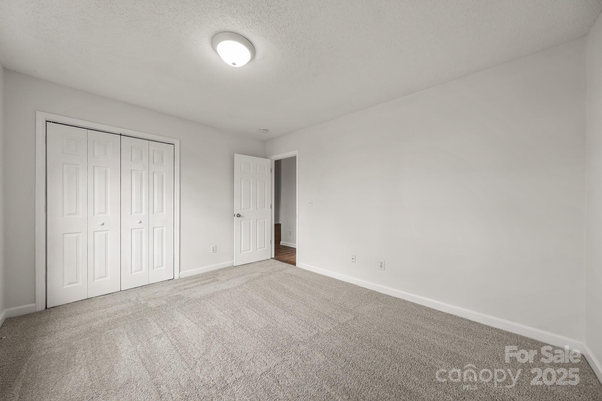 300 Glencroft Drive Property Photo 16