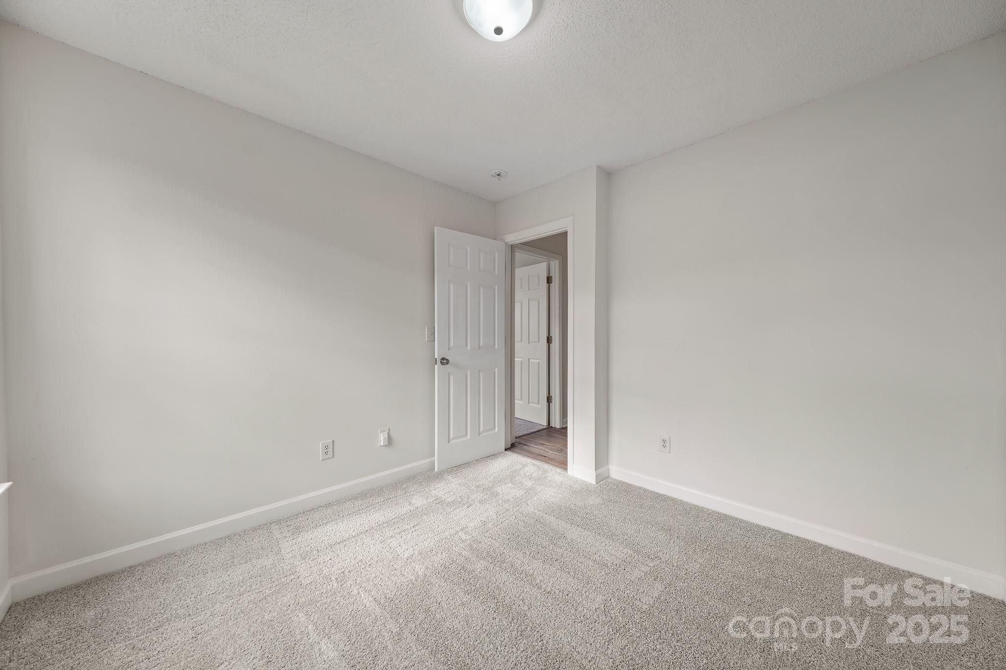 300 Glencroft Drive Property Photo 19