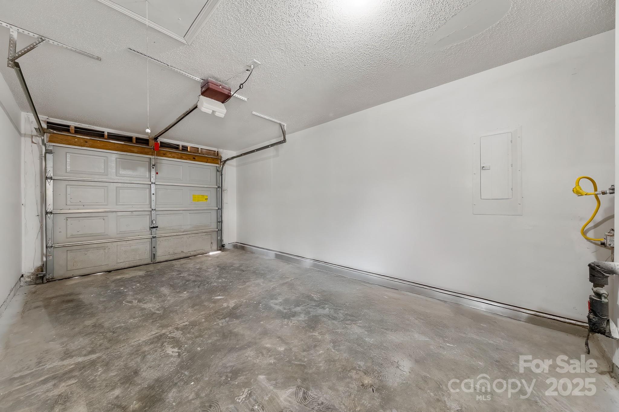 300 Glencroft Drive Property Photo 20