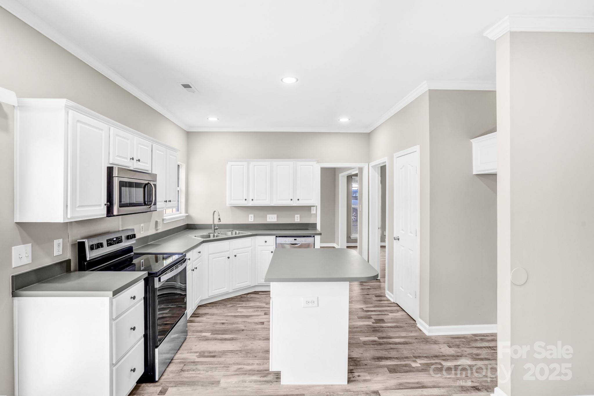 12021 Gemstone Court Property Photo 13