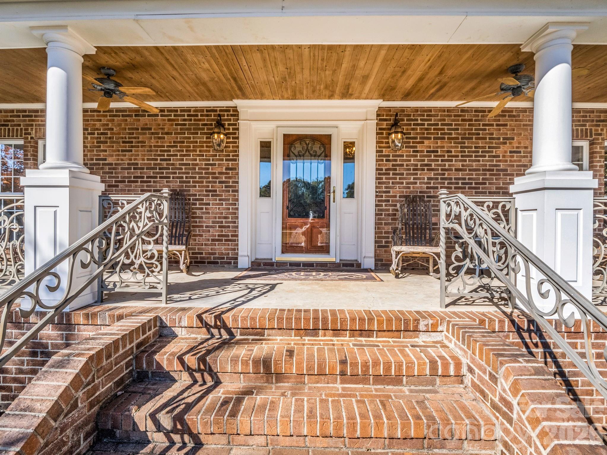 1102 S Mountain Road Property Photo 3