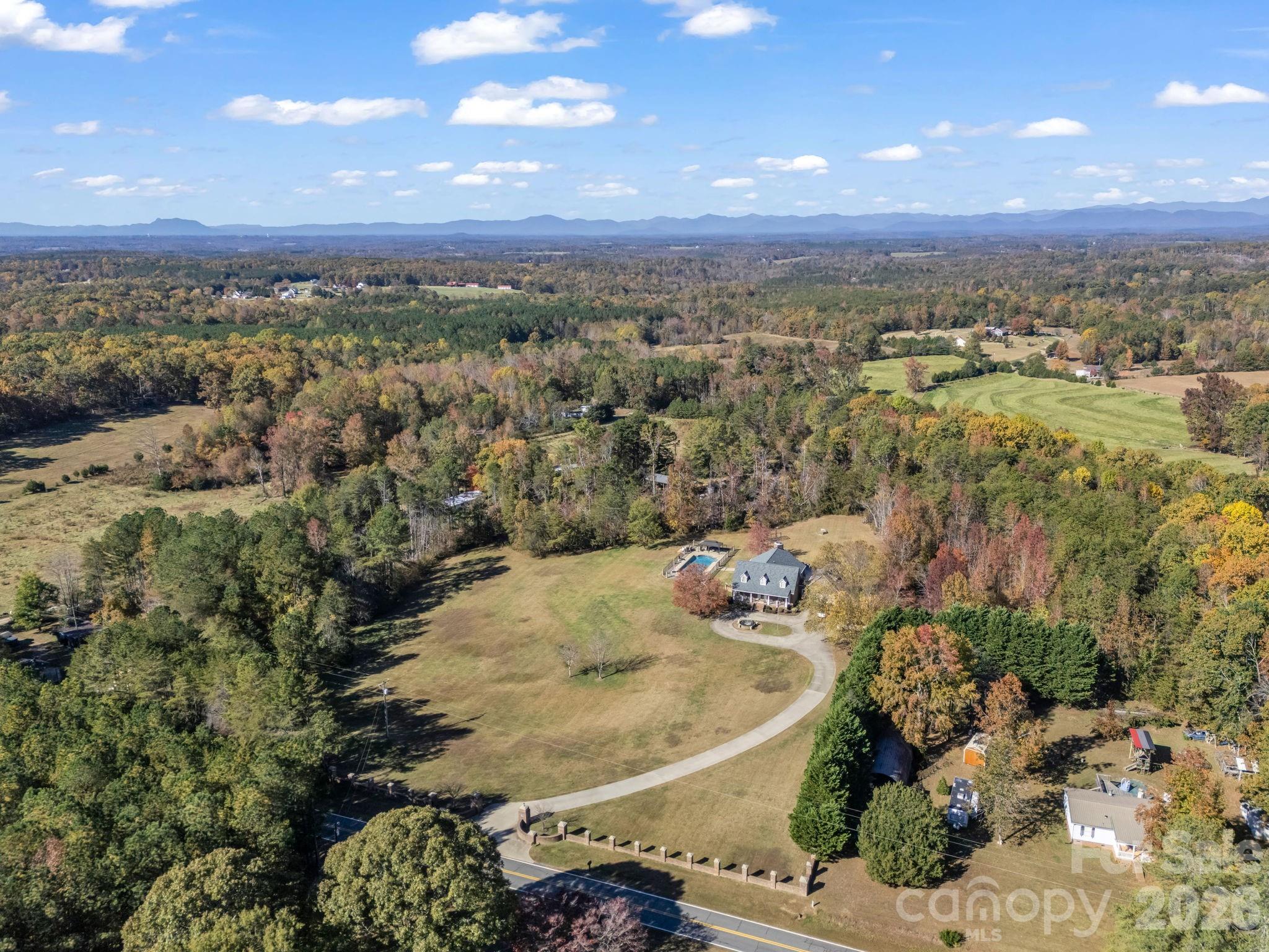 1102 S Mountain Road Property Photo 7