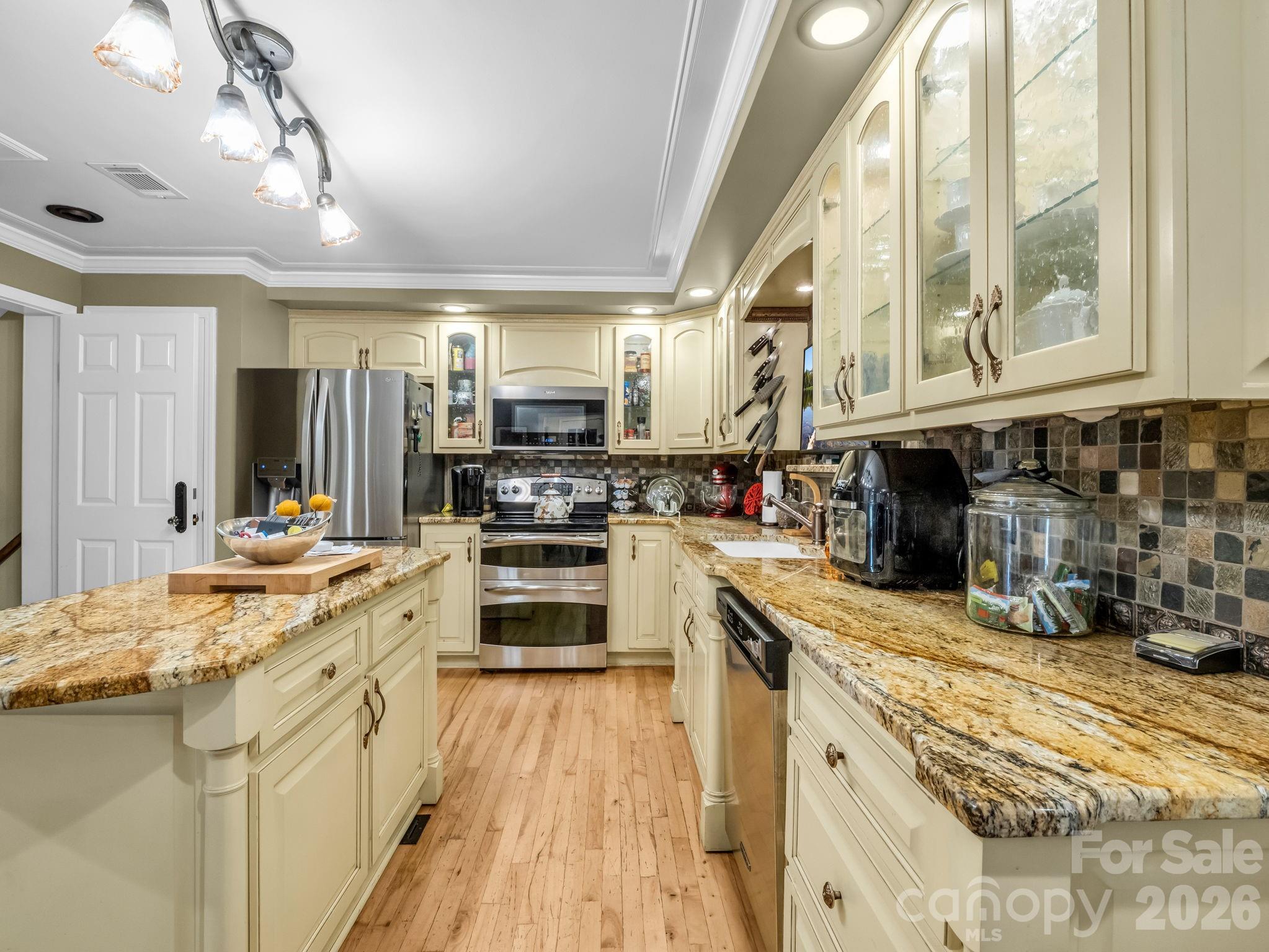 1102 S Mountain Road Property Photo 12