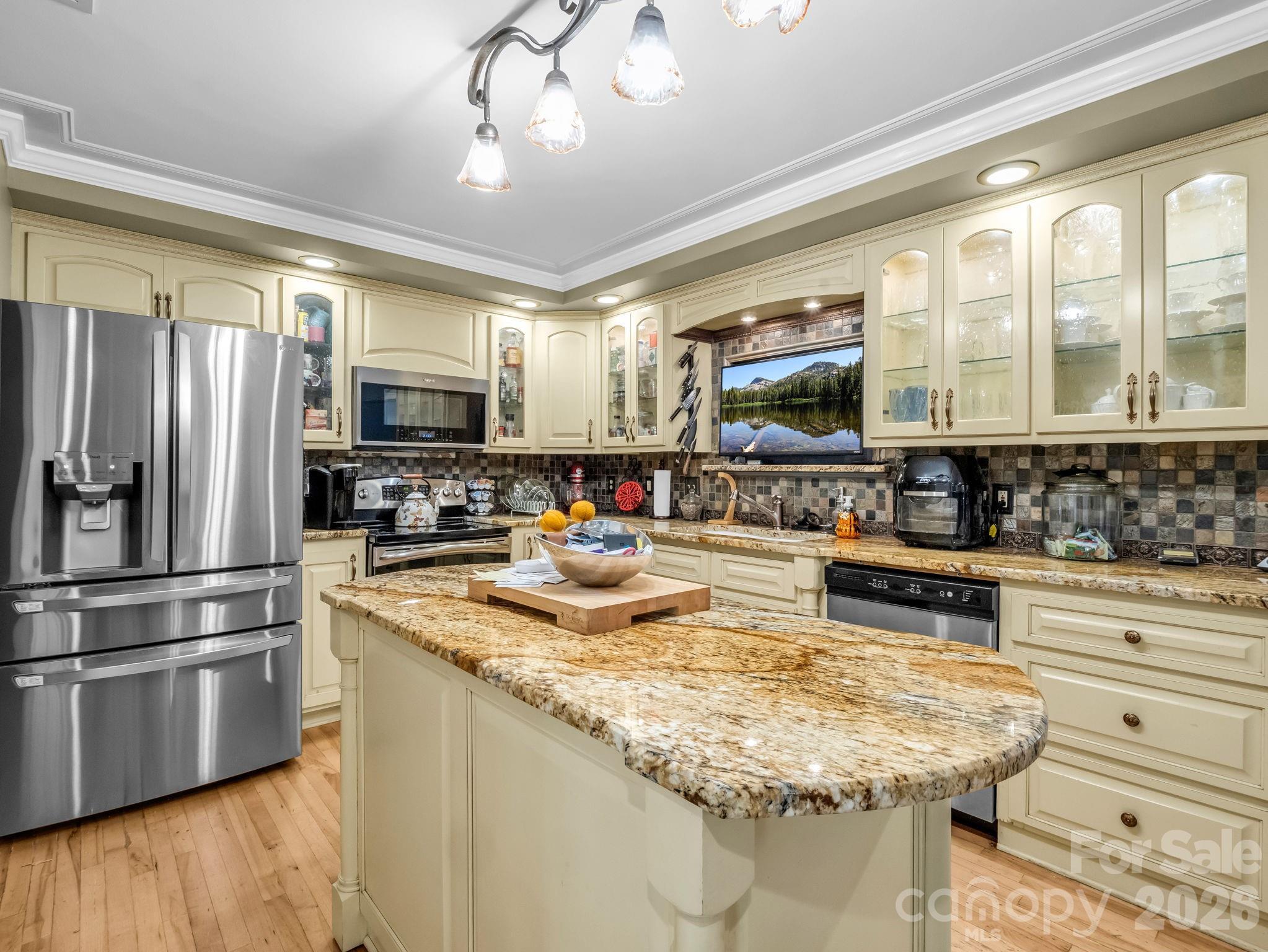 1102 S Mountain Road Property Photo 13