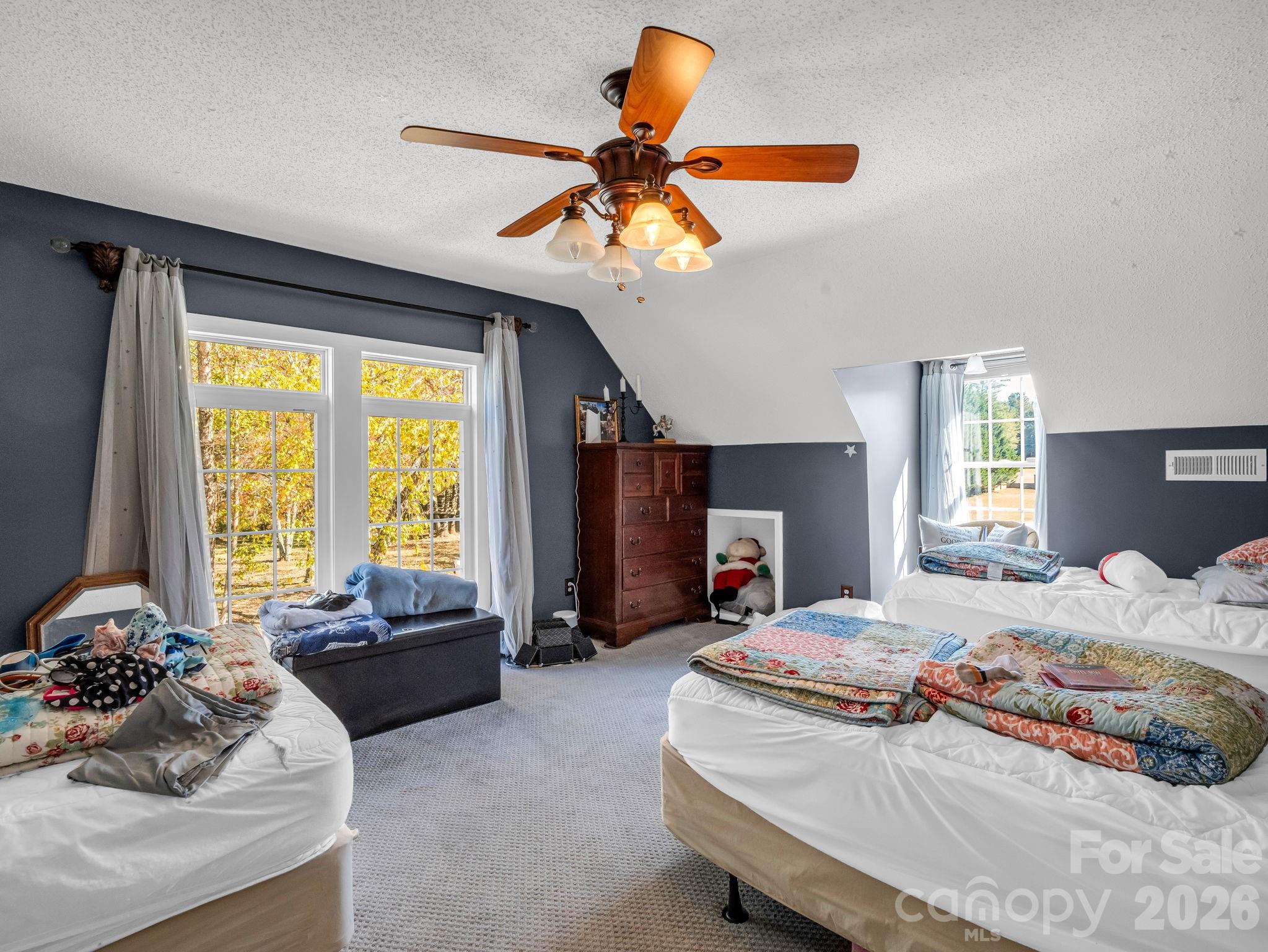 1102 S Mountain Road Property Photo 33