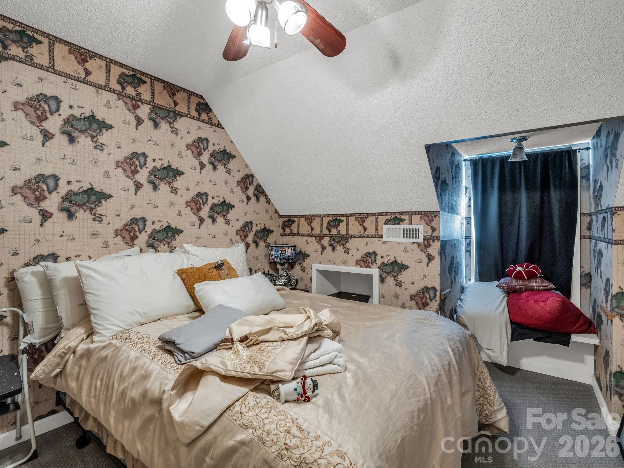 1102 S Mountain Road Property Photo 34