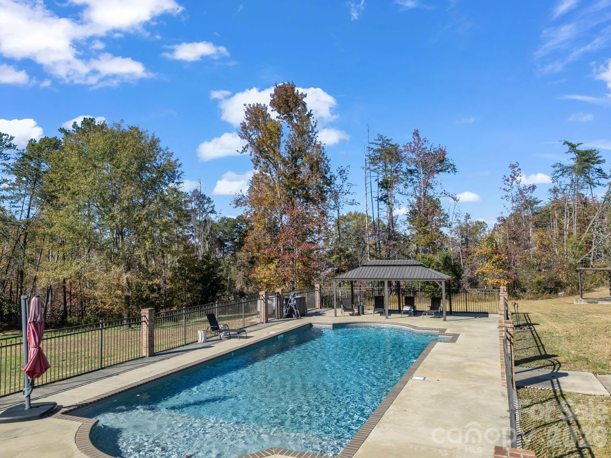 1102 S Mountain Road Property Photo 35