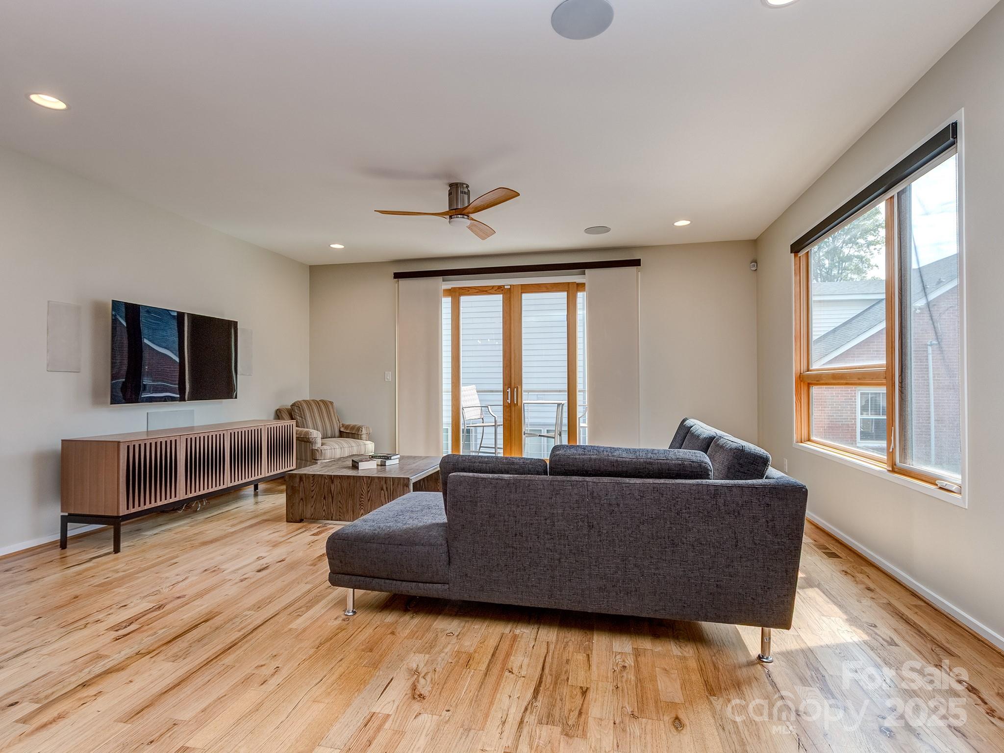 915 Westbrook Drive A Property Photo 9