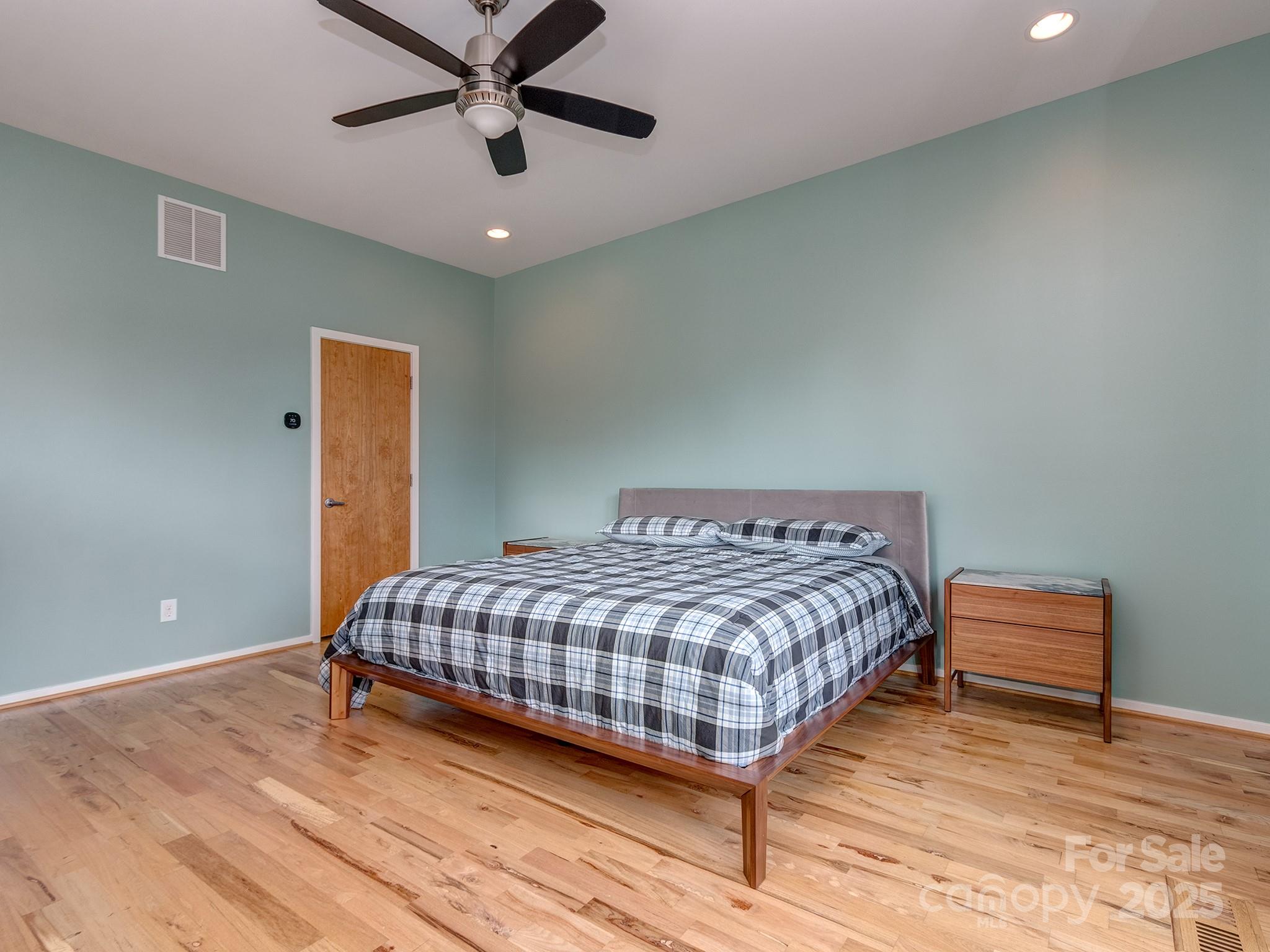 915 Westbrook Drive A Property Photo 15