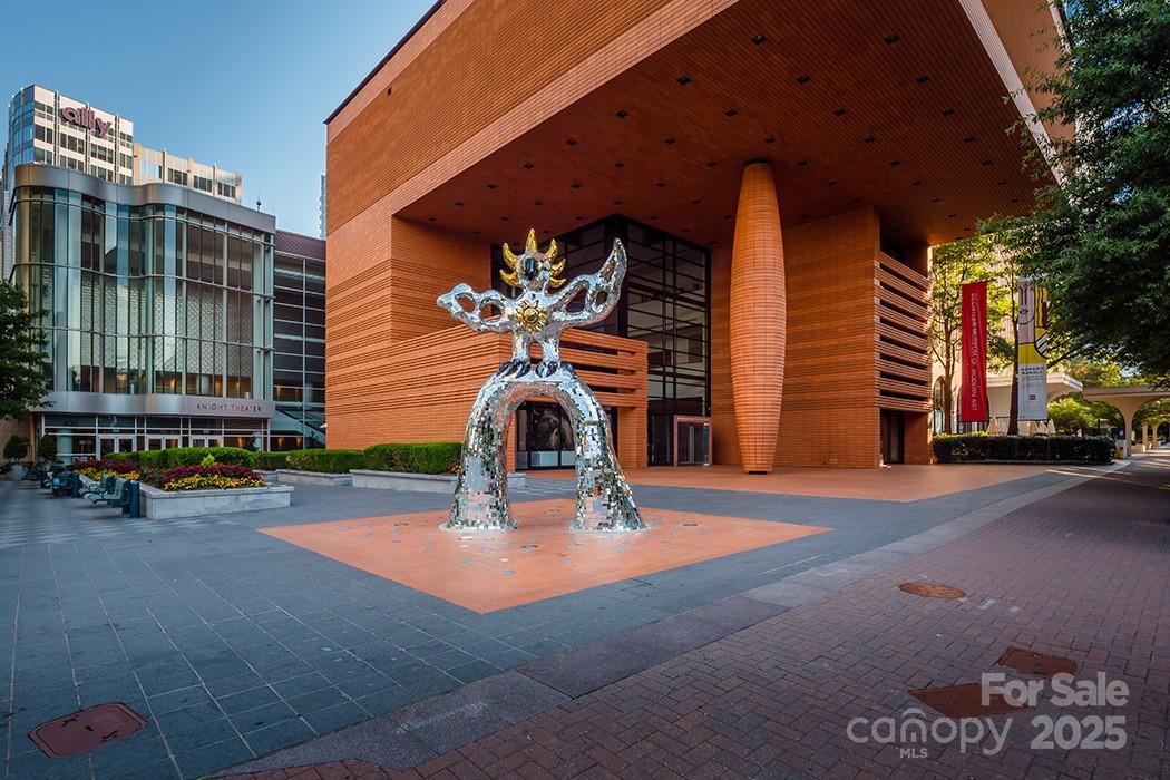 915 Westbrook Drive A Property Photo 24