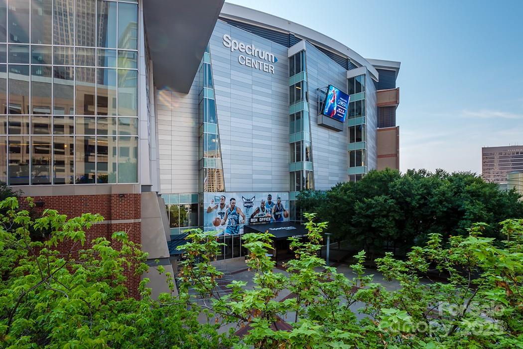 915 Westbrook Drive A Property Photo 31