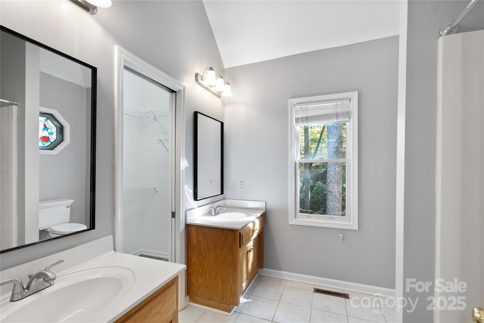 236 Woody Circle Property Photo 14