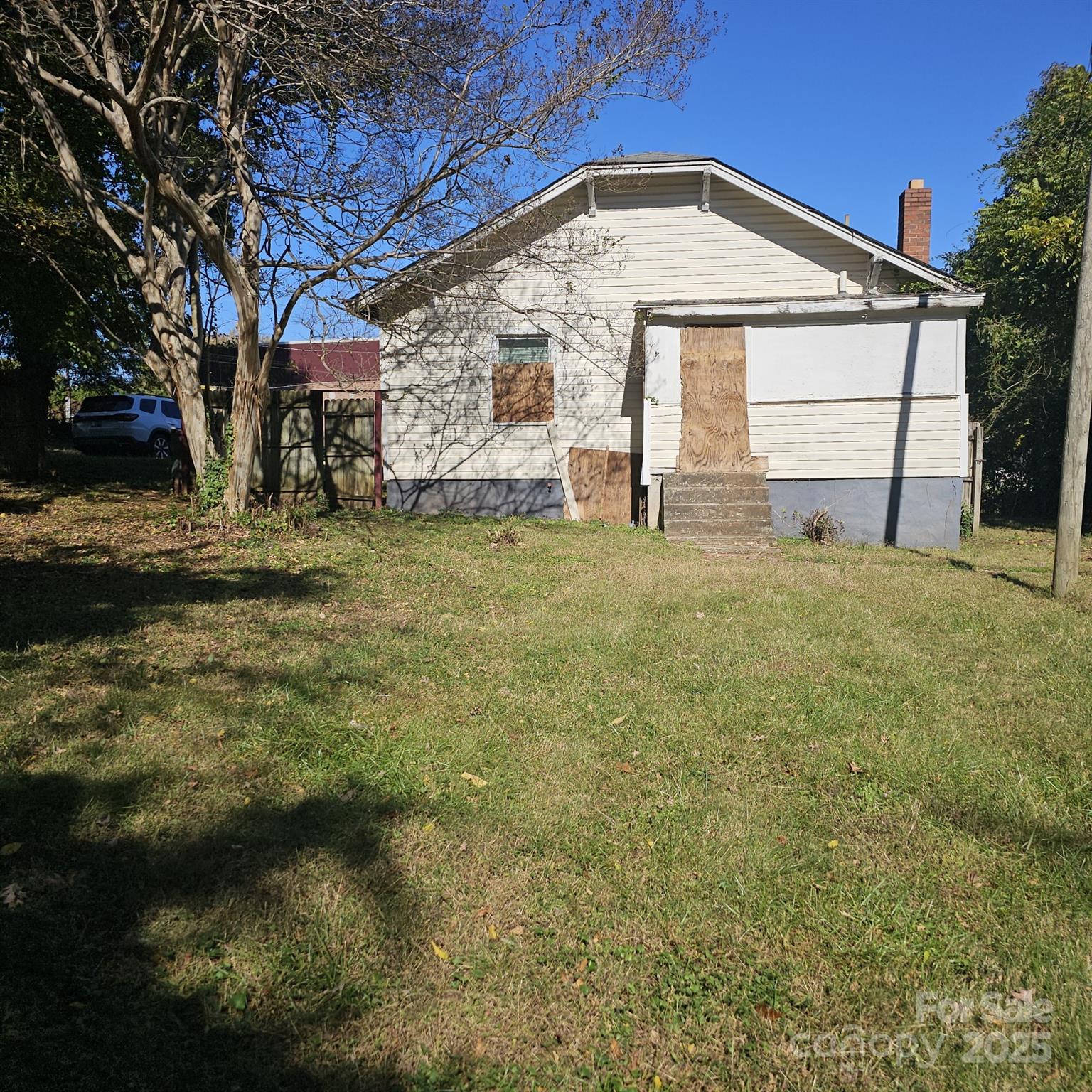 929 Key Street Property Photo 2