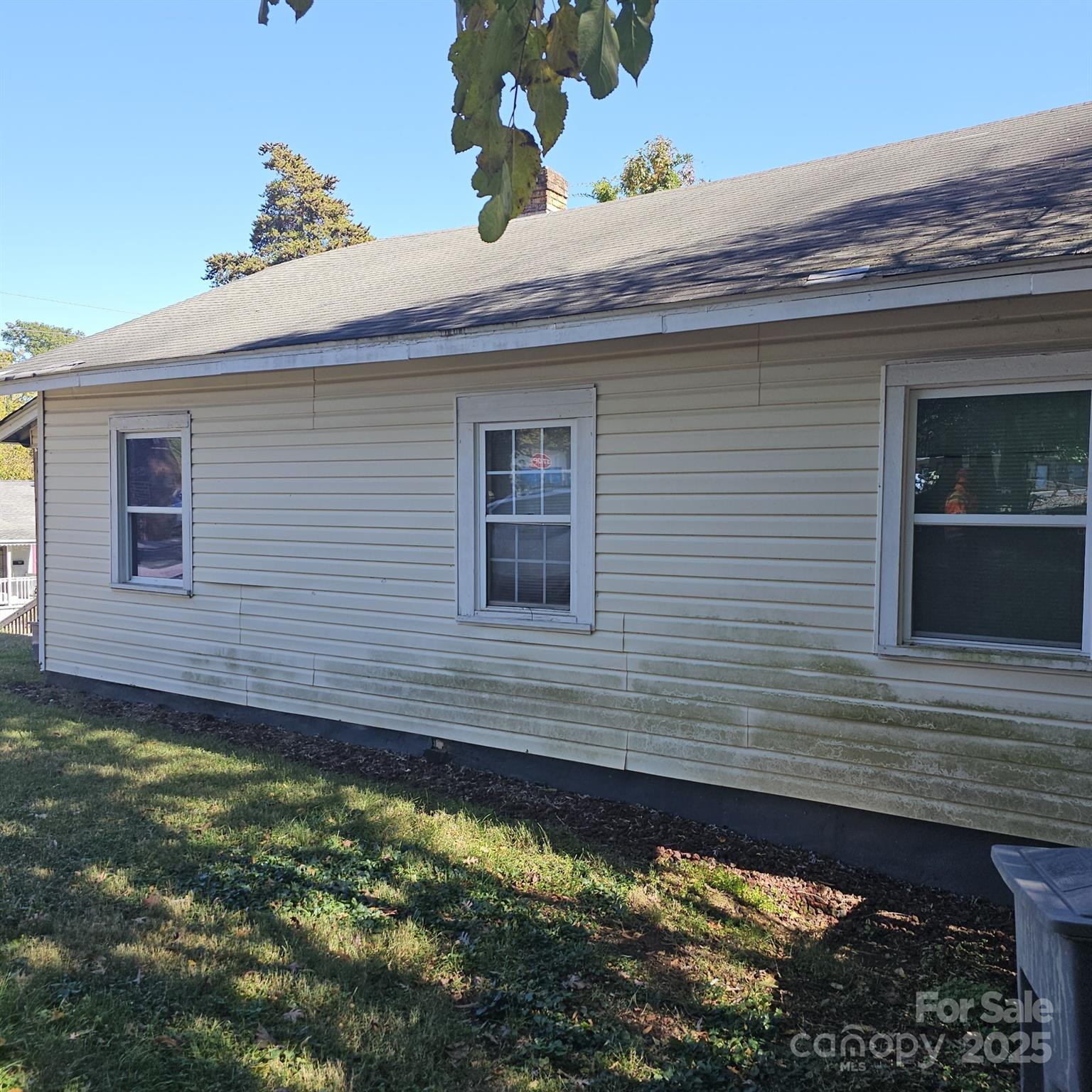 929 Key Street Property Photo 3