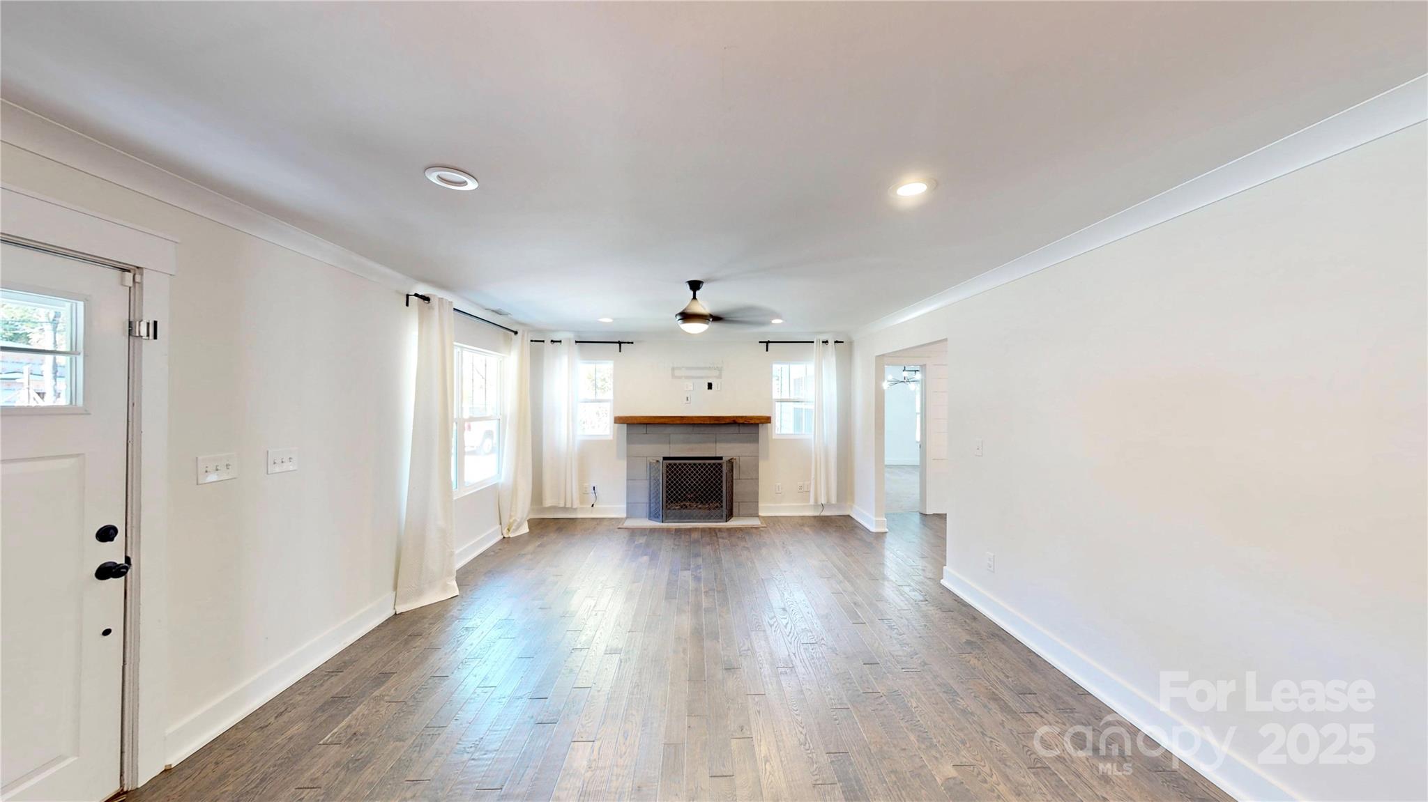 1412 N Sharon Amity Road Property Photo 4