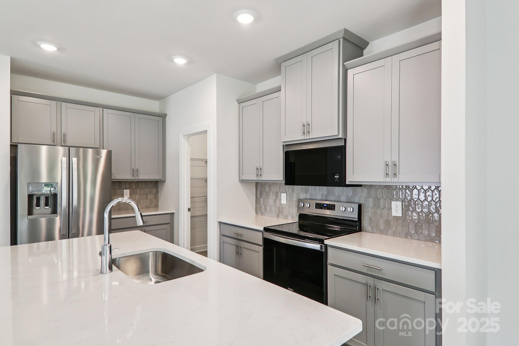 830 Santina Avenue Property Photo 12