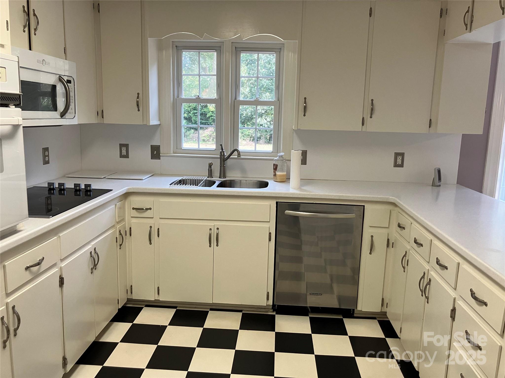 3056 Ash Davis Road Property Photo 6