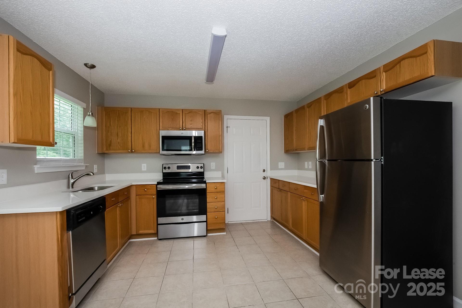 6415 Goldenblush Circle Property Photo 7