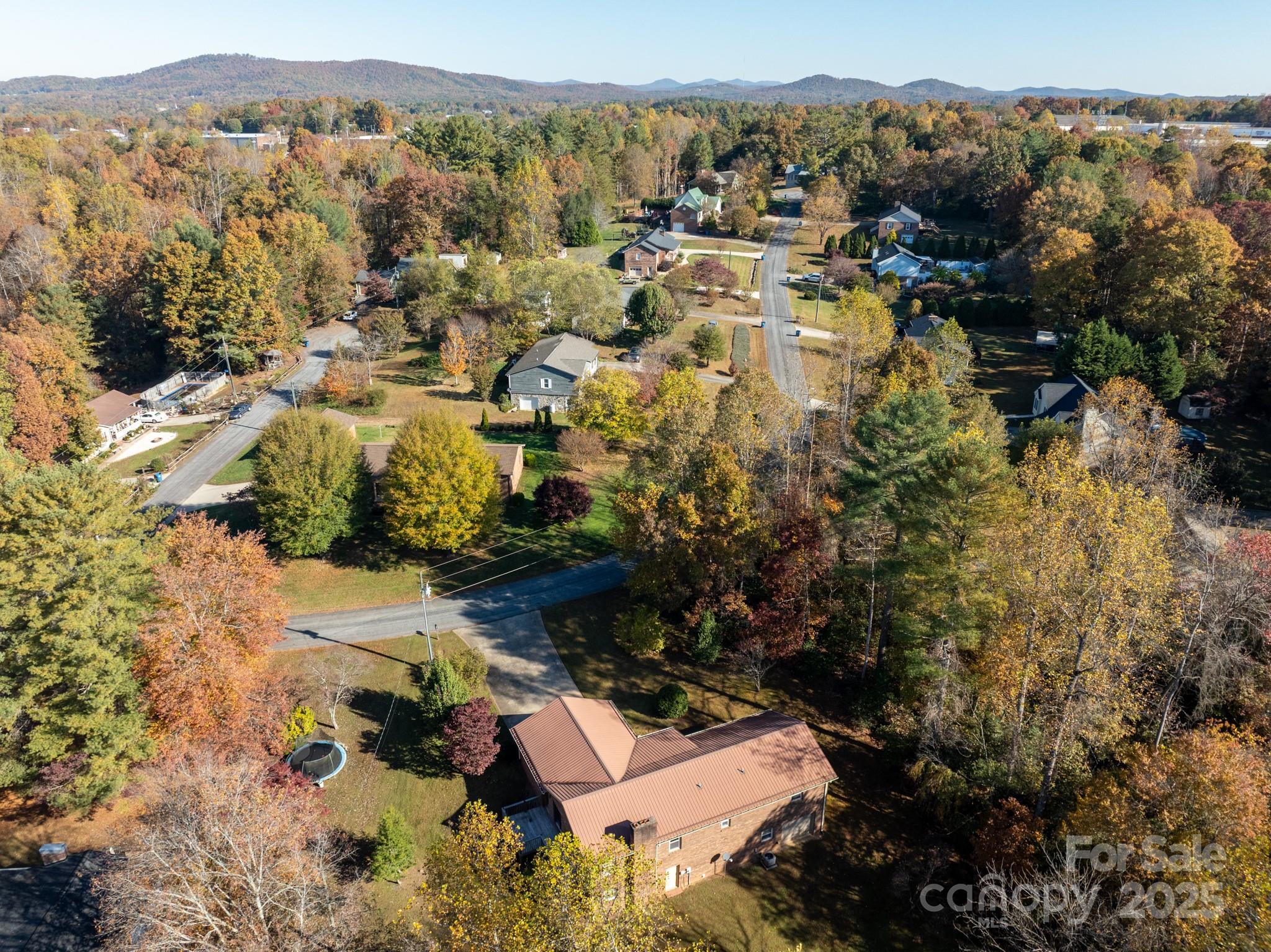 2855 Wildwood Street Property Photo 10