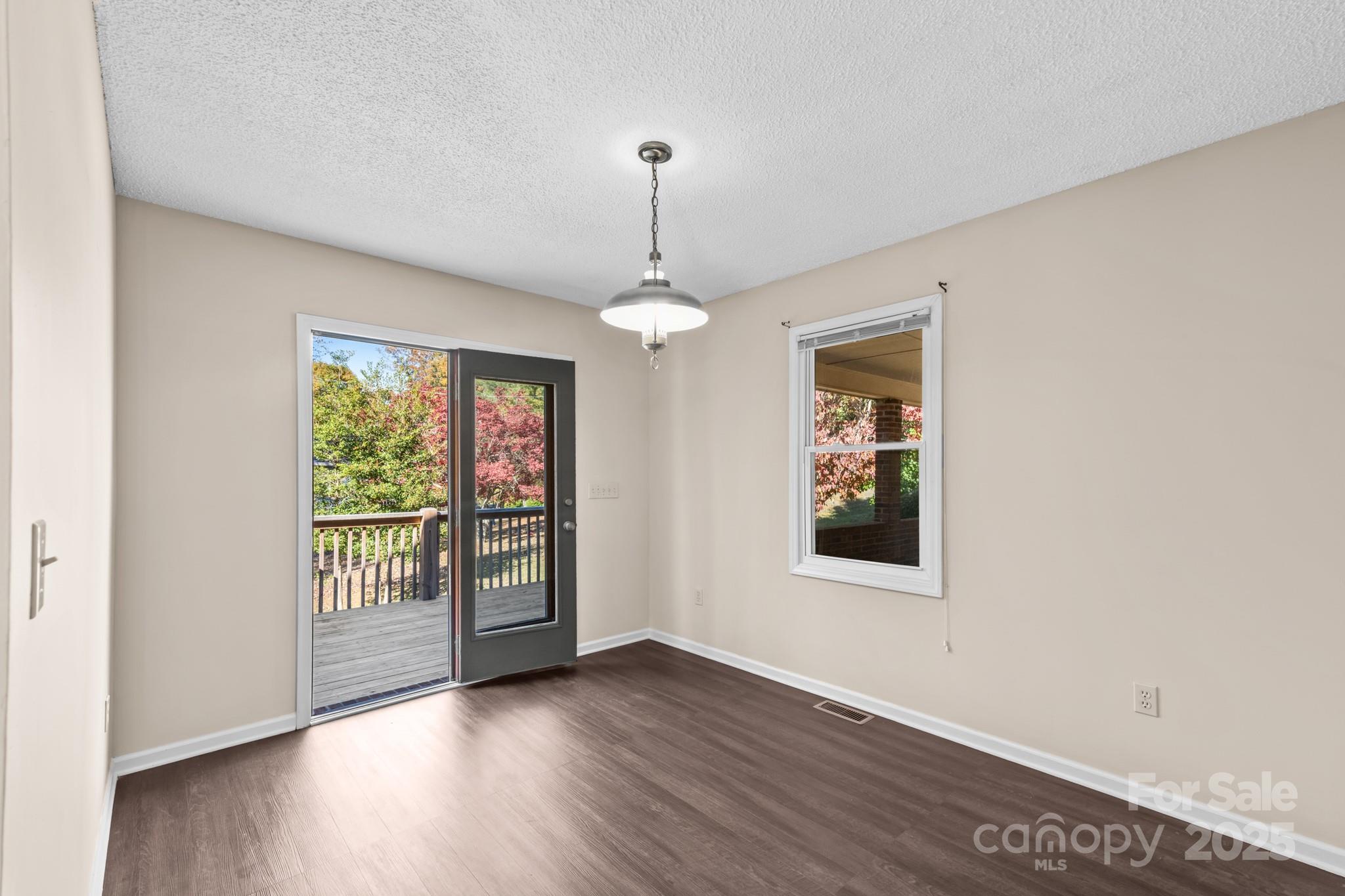 2855 Wildwood Street Property Photo 14