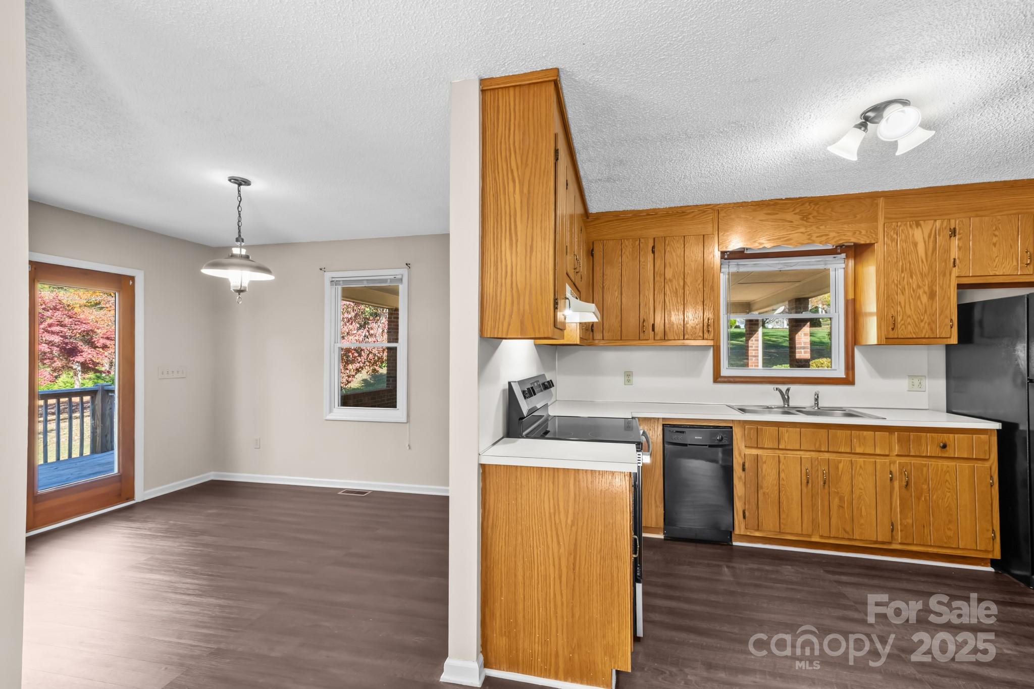 2855 Wildwood Street Property Photo 19