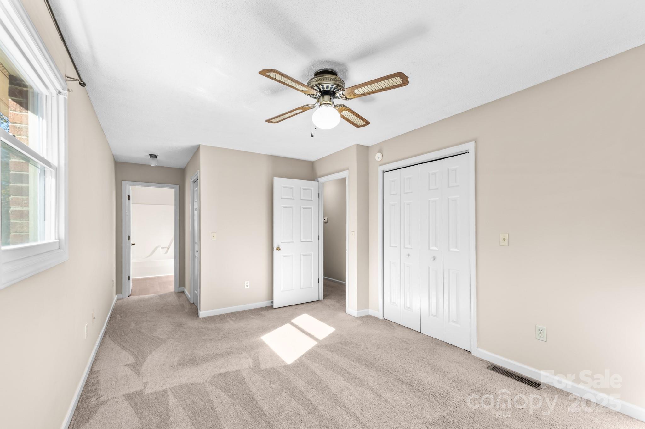 2855 Wildwood Street Property Photo 20