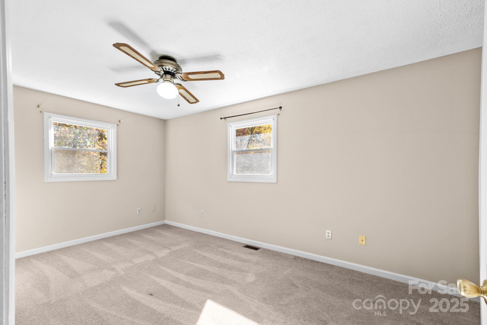 2855 Wildwood Street Property Photo 22