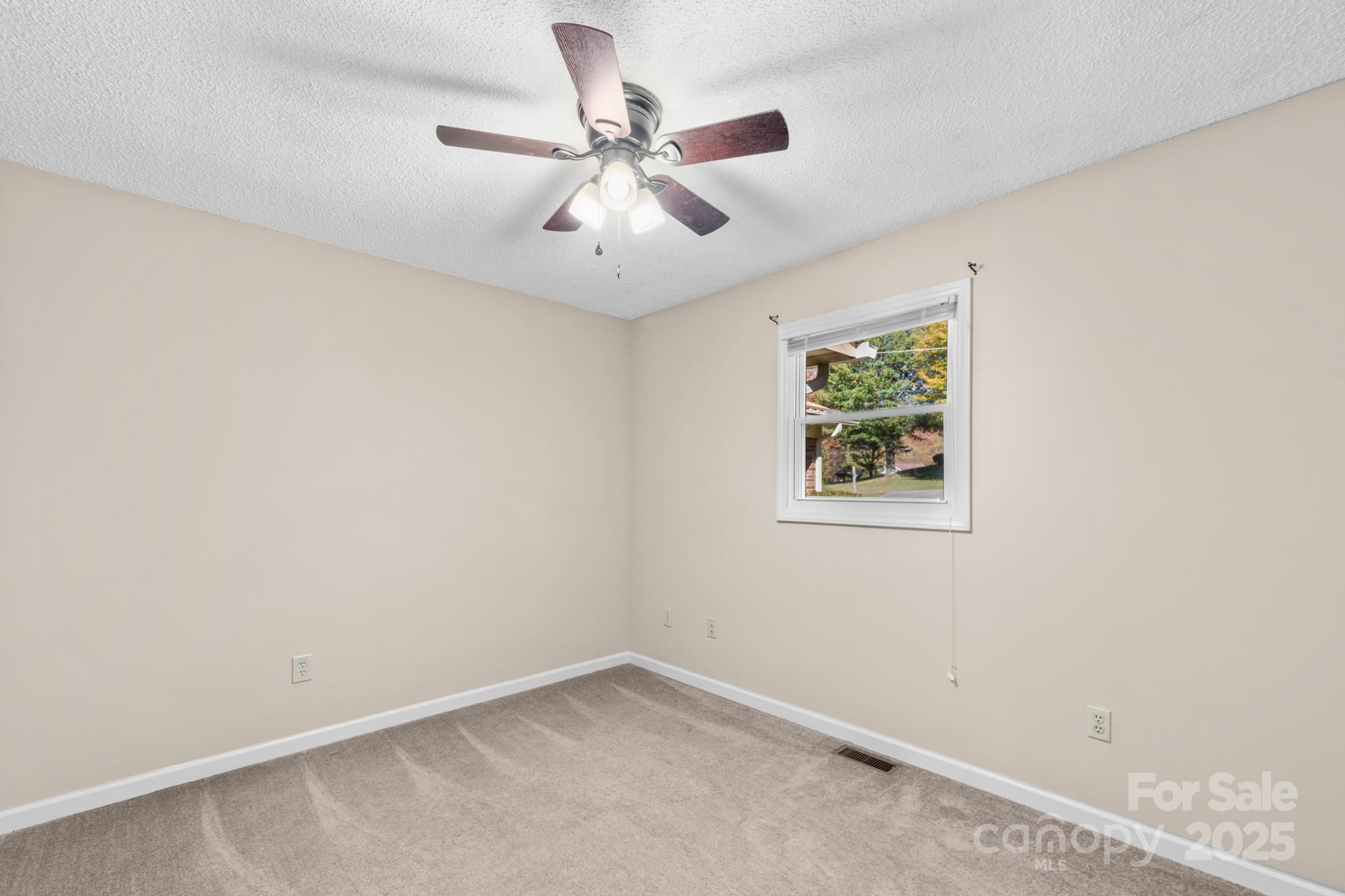 2855 Wildwood Street Property Photo 23