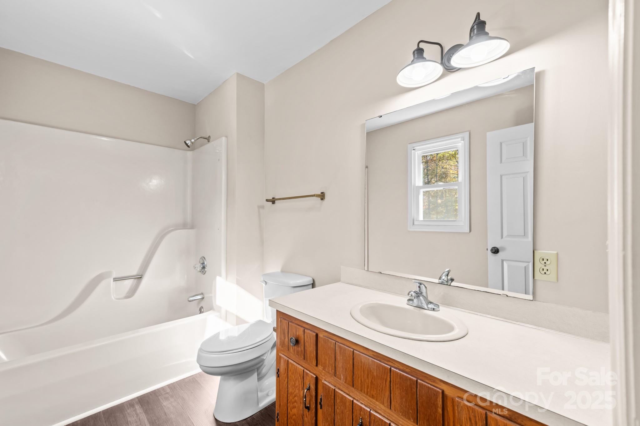 2855 Wildwood Street Property Photo 25