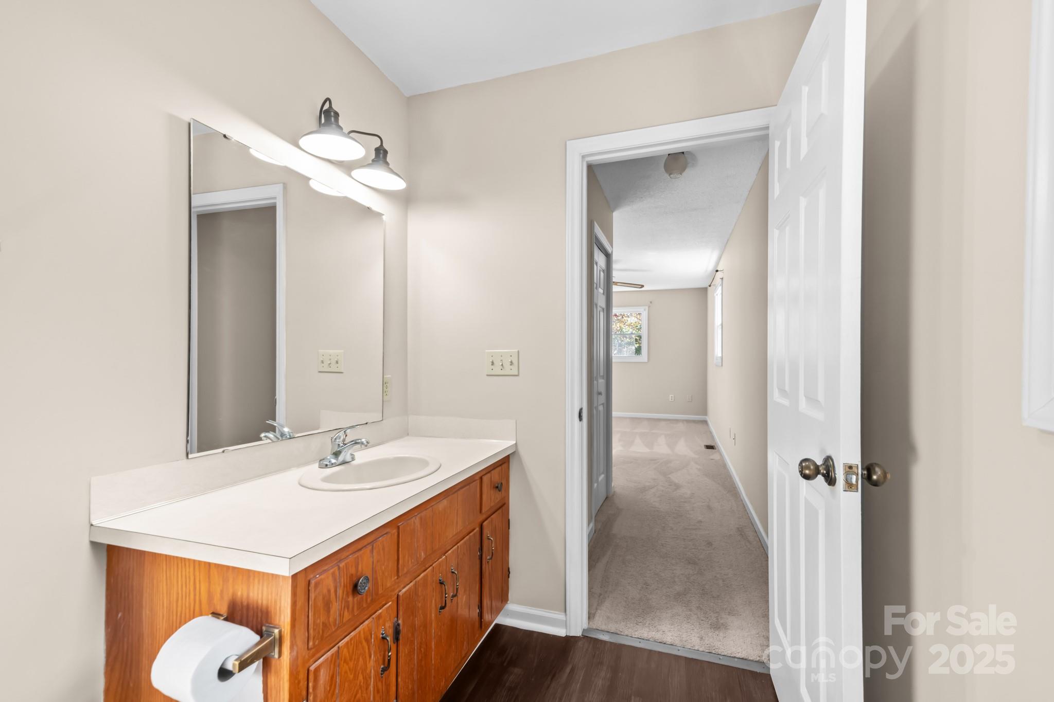 2855 Wildwood Street Property Photo 26