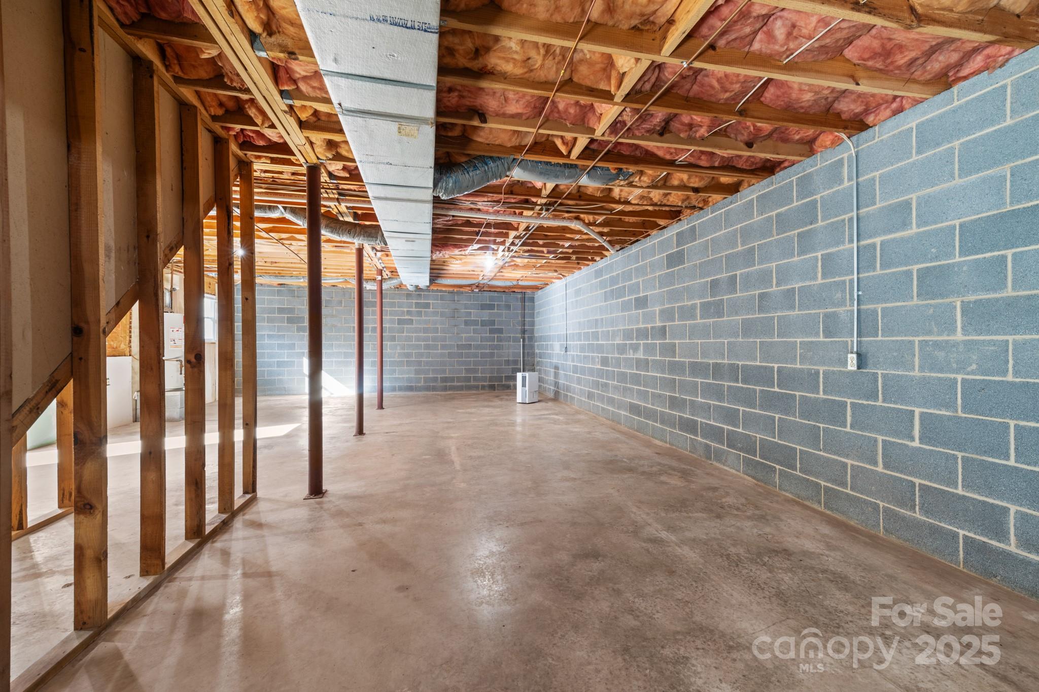 2855 Wildwood Street Property Photo 34