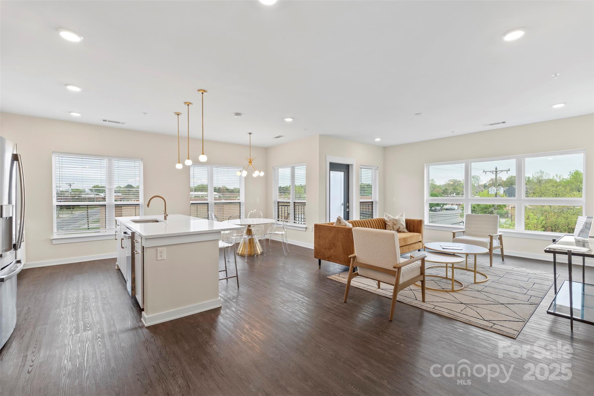 3630 N Davidson Street 3301 Property Photo 5