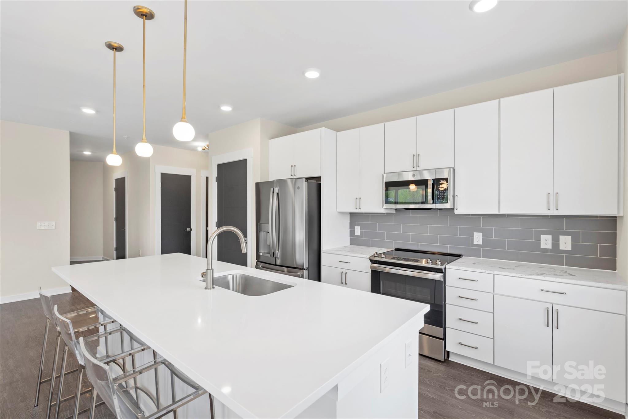 3630 N Davidson Street 3301 Property Photo 7