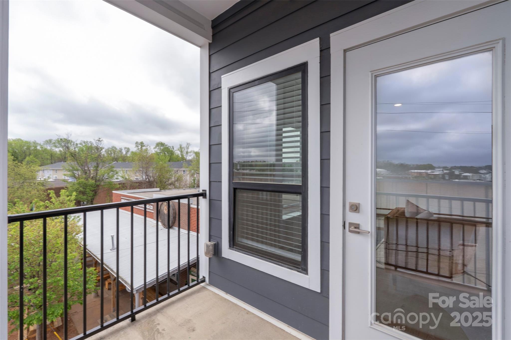 3630 N Davidson Street 3301 Property Photo 12