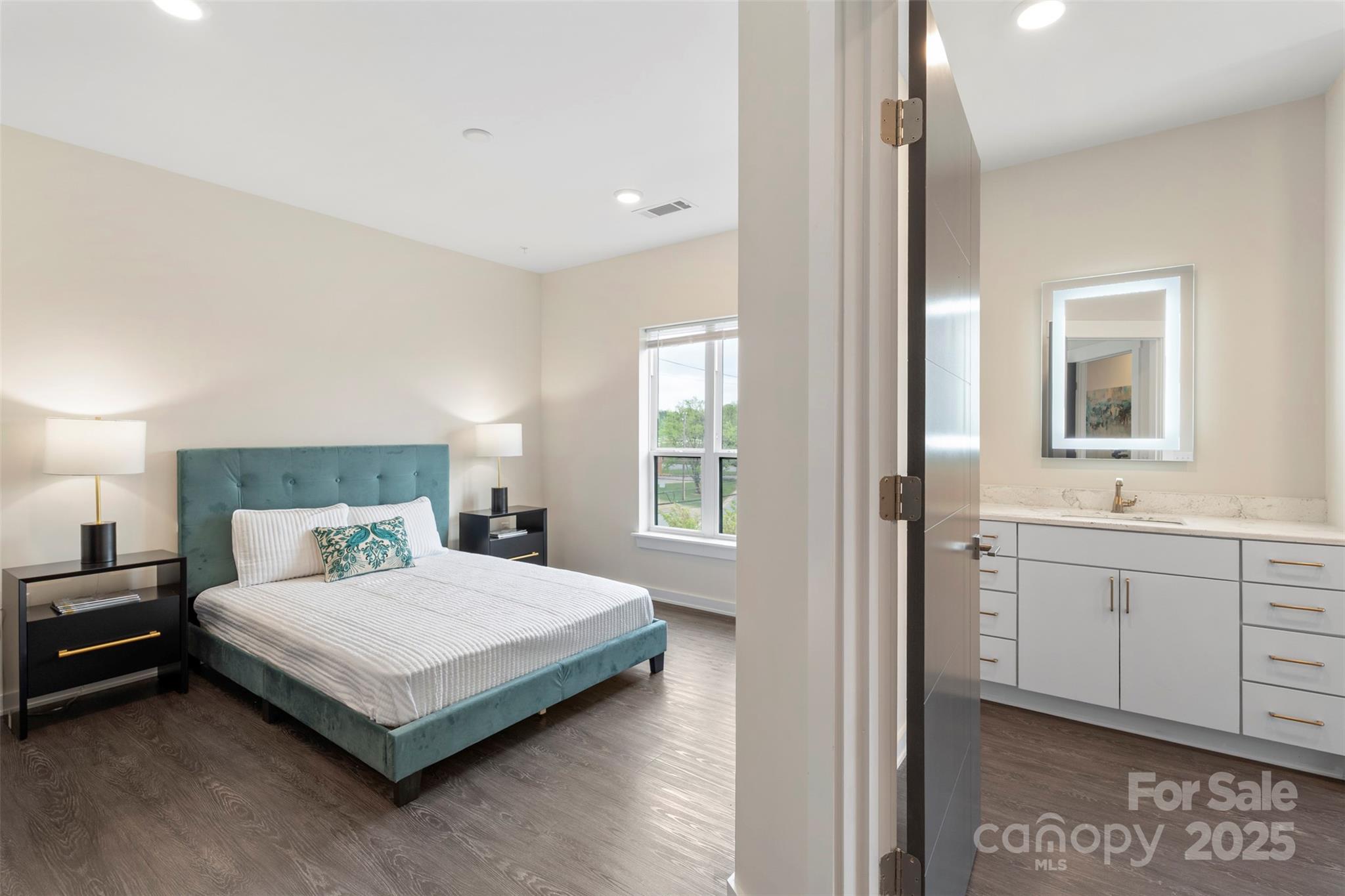 3630 N Davidson Street 3301 Property Photo 21