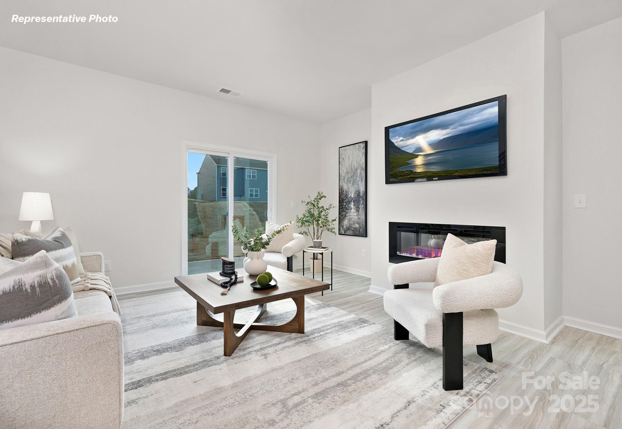 1526 Secrest Commons Drive Property Photo 3