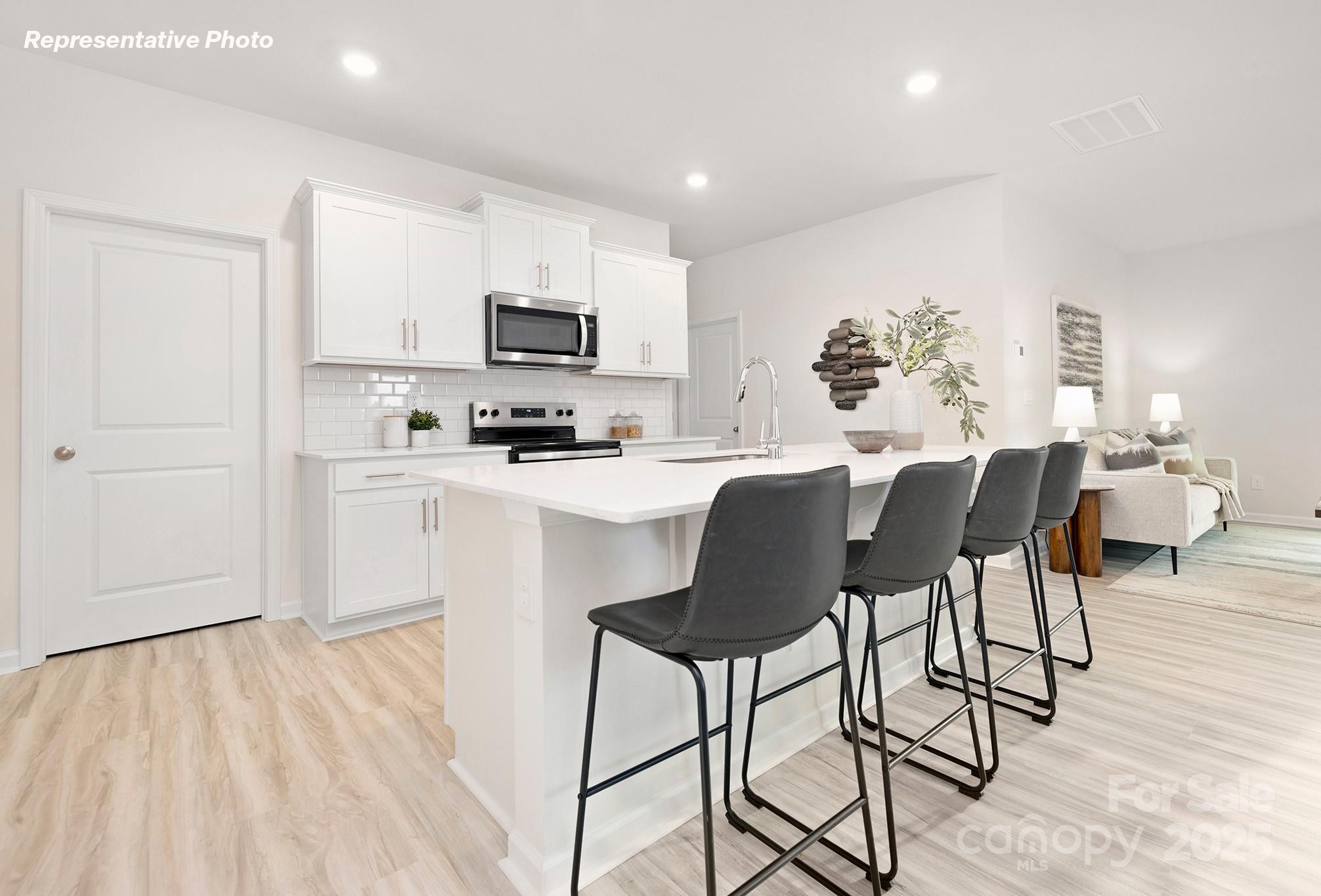 1526 Secrest Commons Drive Property Photo 5