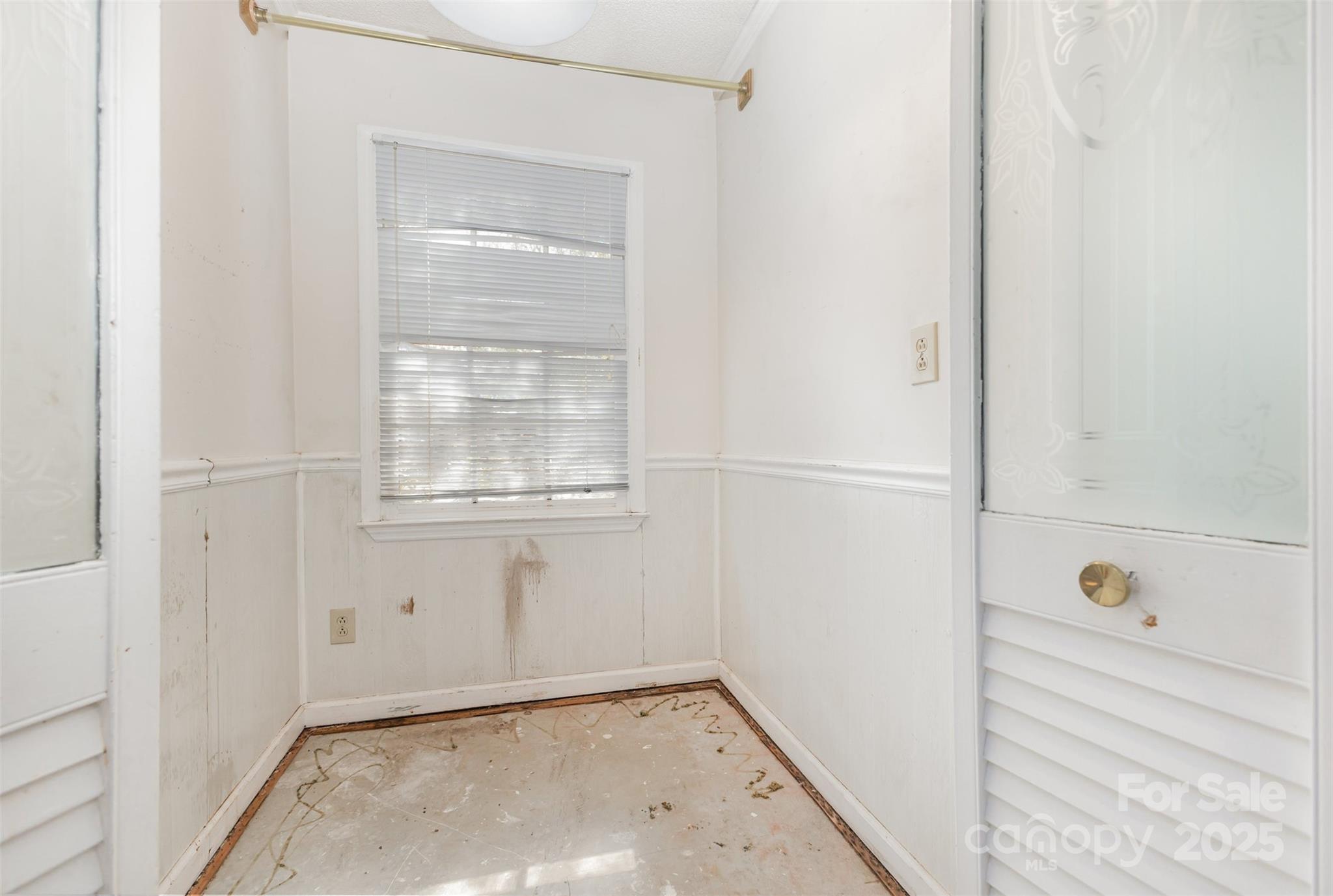 7428 Bradgate Road Property Photo 12