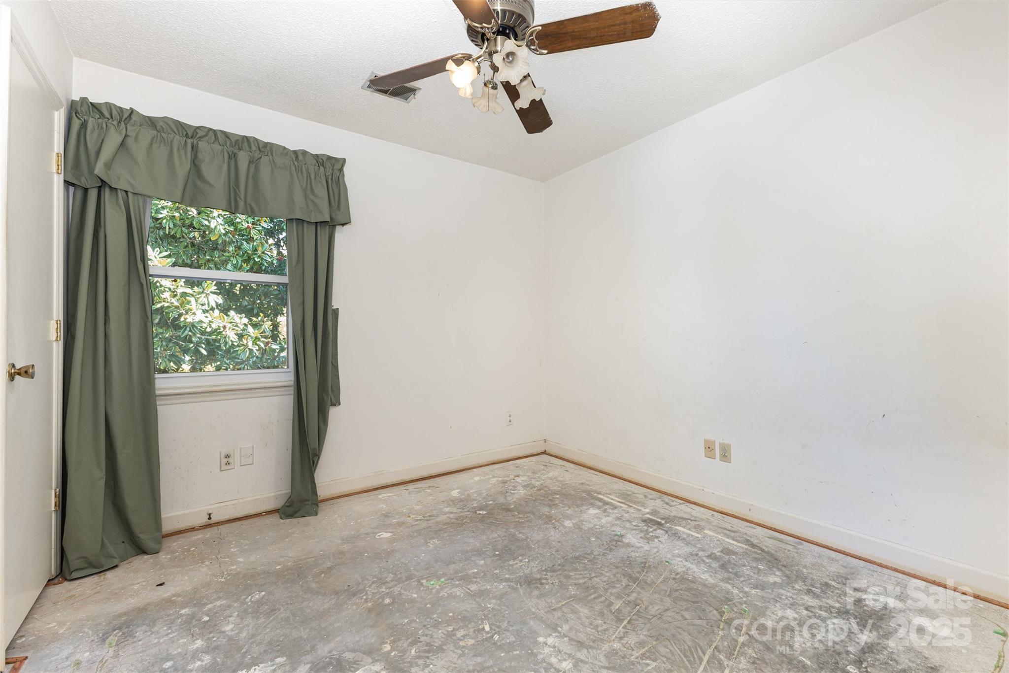 7428 Bradgate Road Property Photo 19