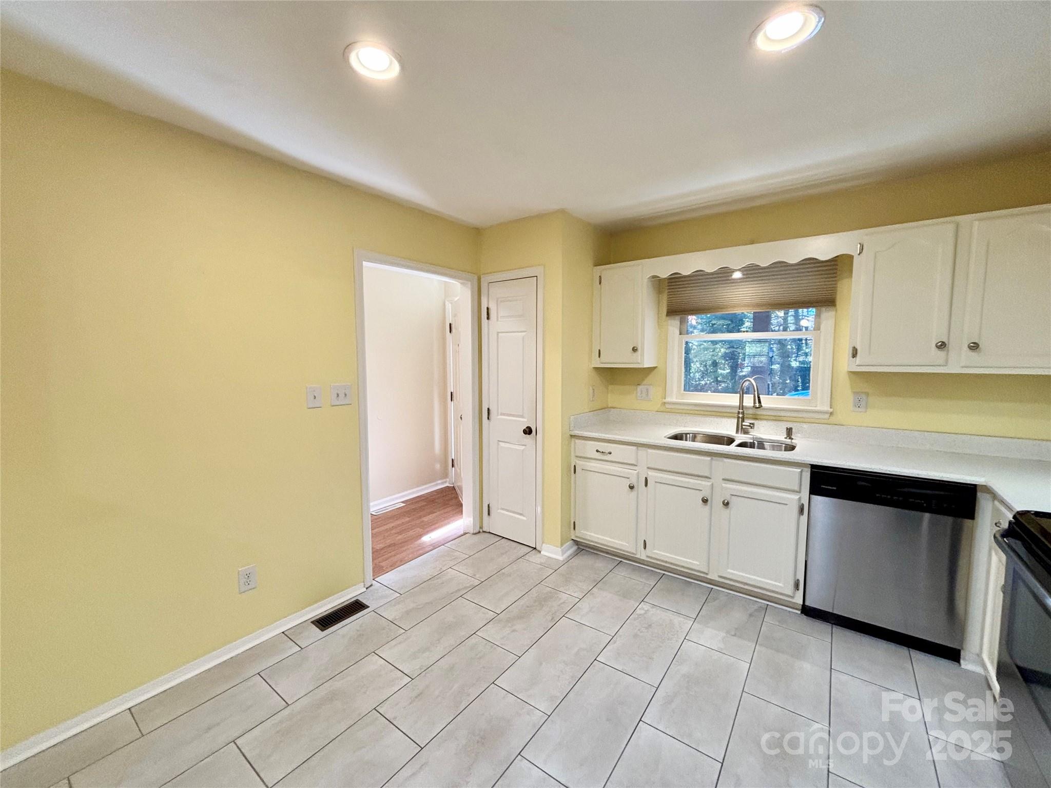 21 Loganwood Lane Property Photo 7