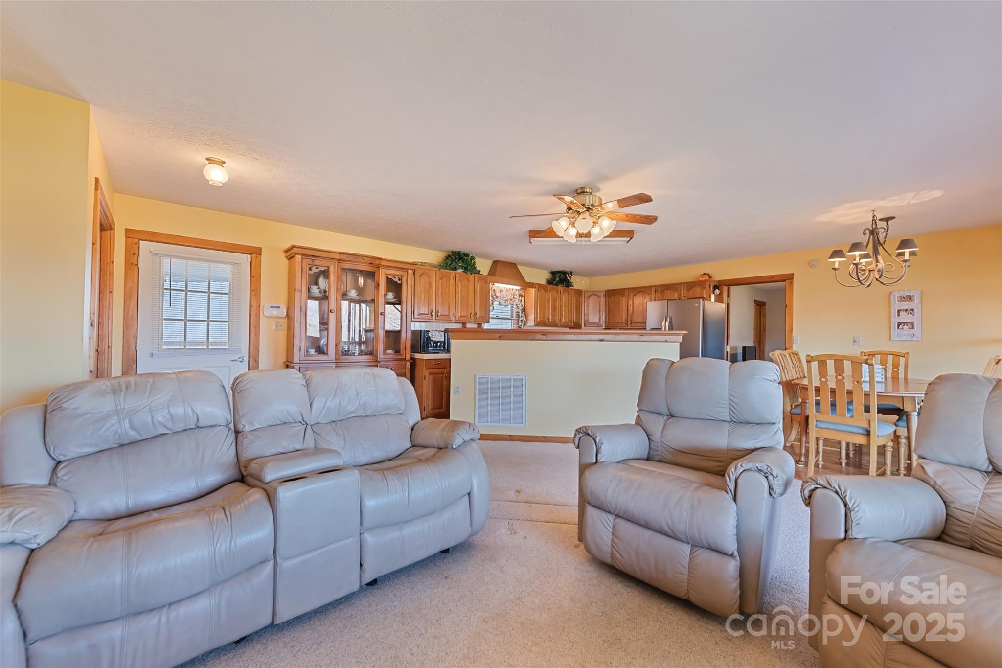 443 Cedarwood Drive Property Photo 8