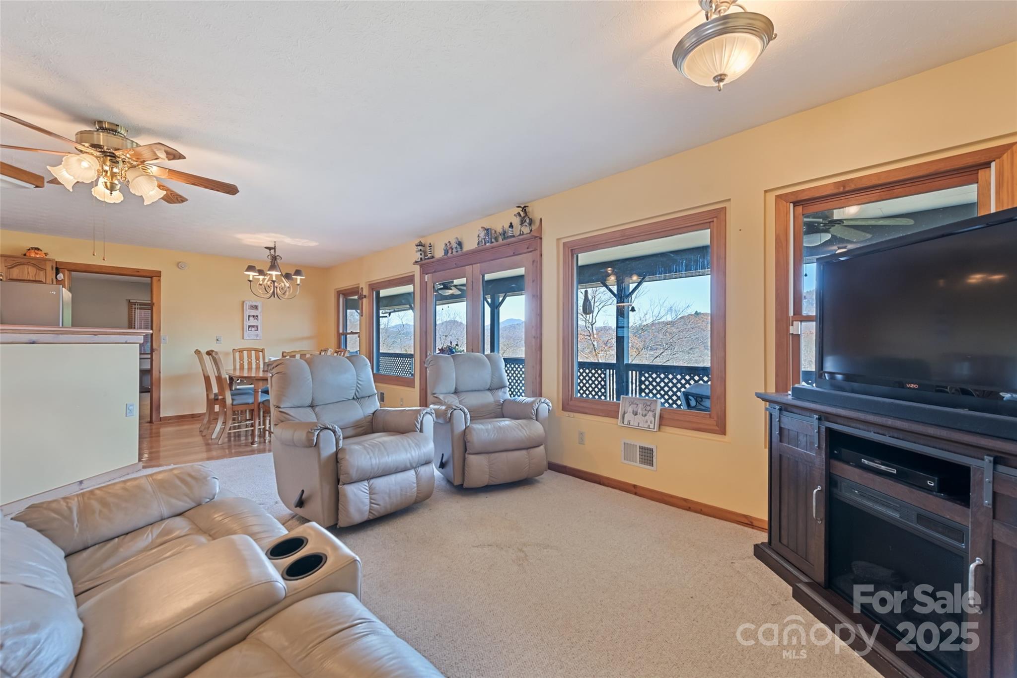 443 Cedarwood Drive Property Photo 9