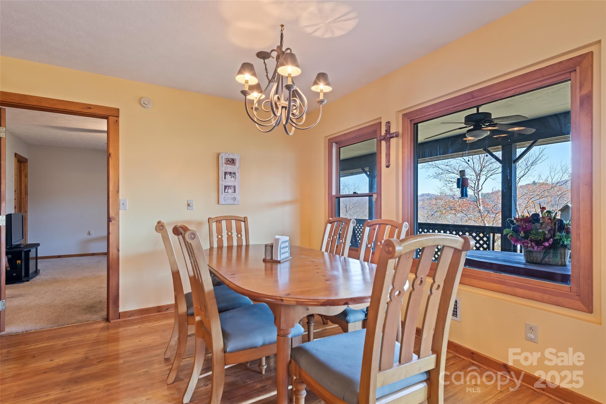 443 Cedarwood Drive Property Photo 10